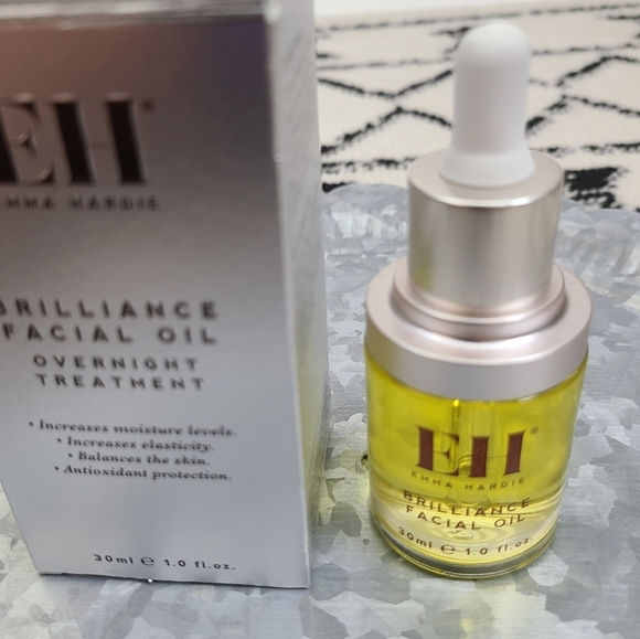 ⭐️40% Off⭐️ EH Emma Hardie Brilliance Facial Oil - Picture 2 of 12